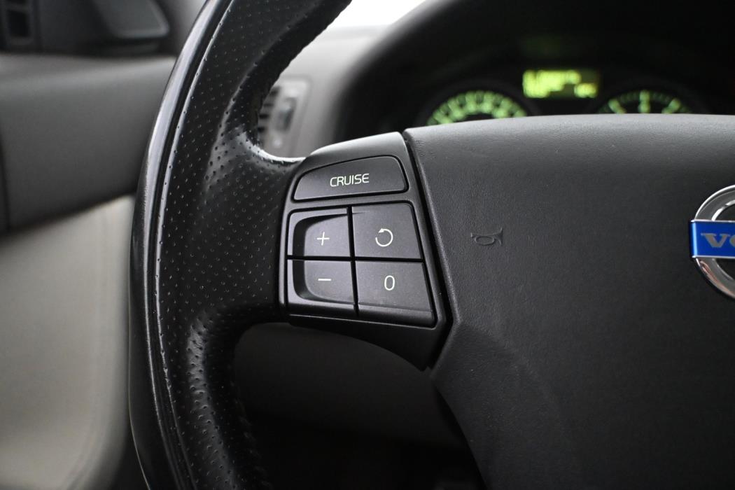 VOLVO V50 2012