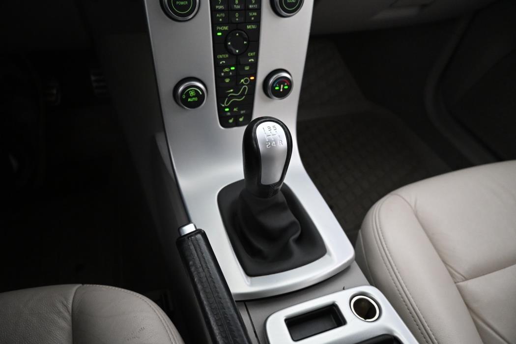 VOLVO V50 2012