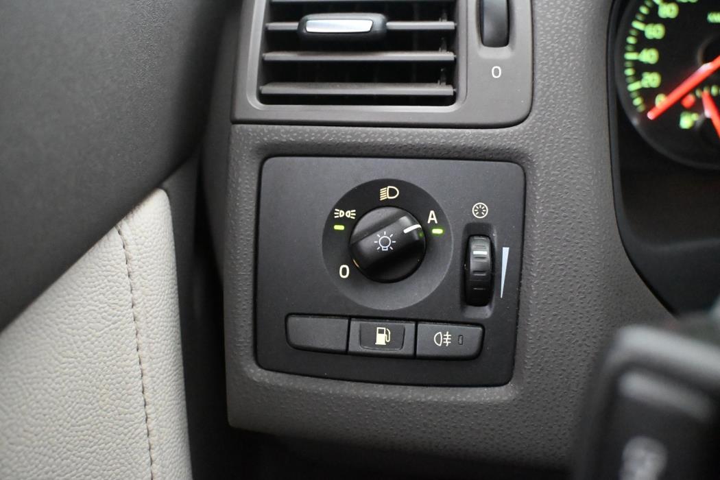 VOLVO V50 2012