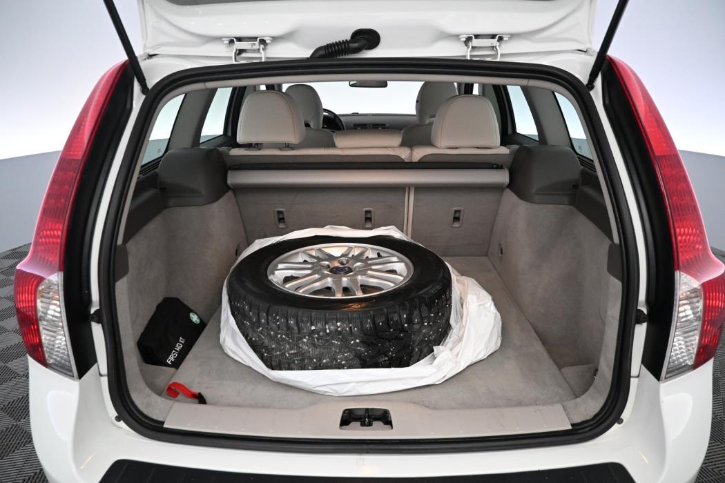 VOLVO V50 2012
