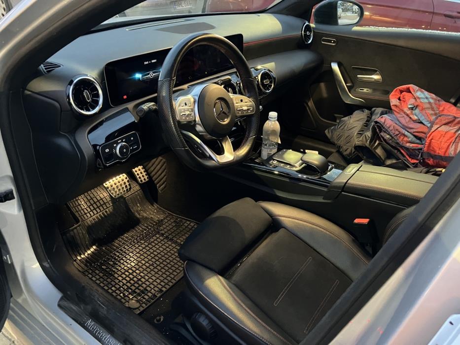 MERCEDES-BENZ A 2020