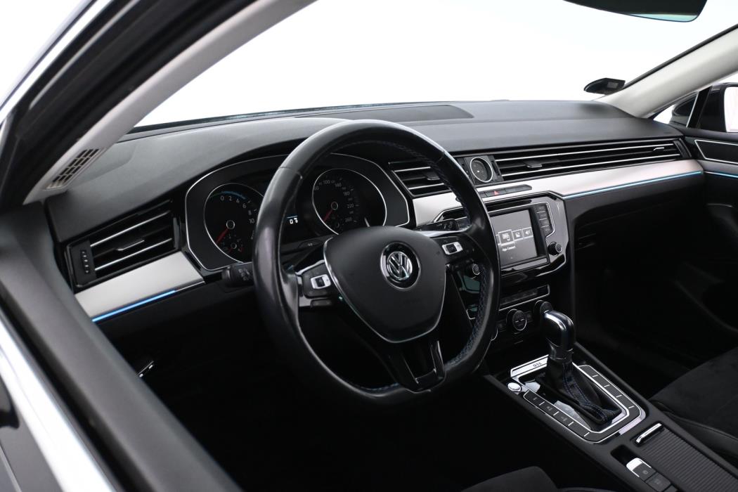 VOLKSWAGEN Passat 2017