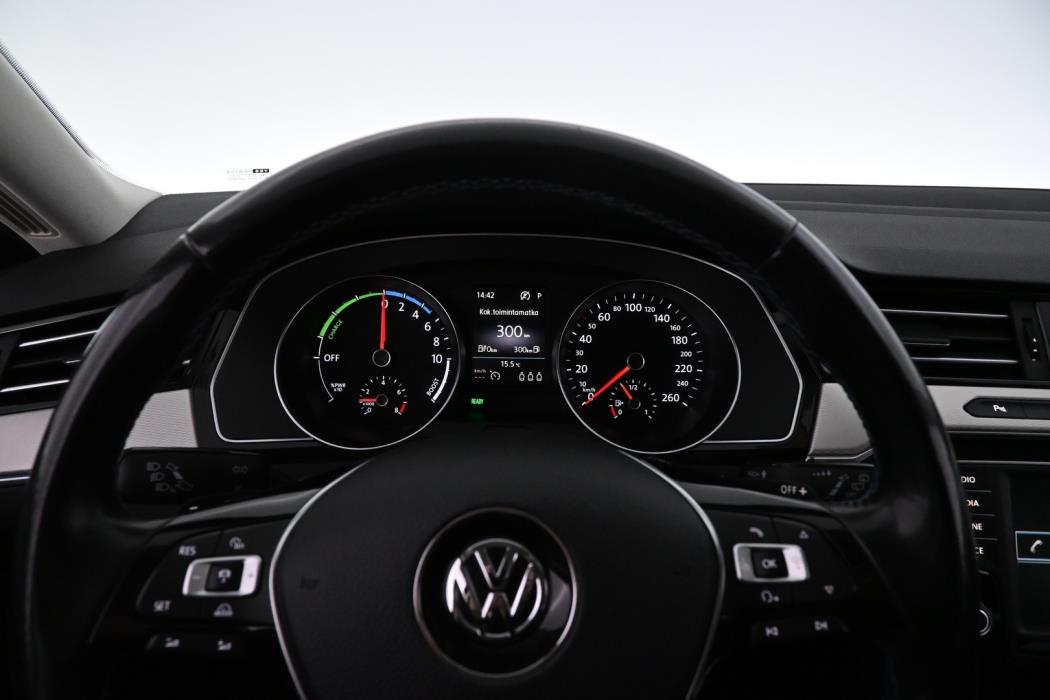 VOLKSWAGEN Passat 2017