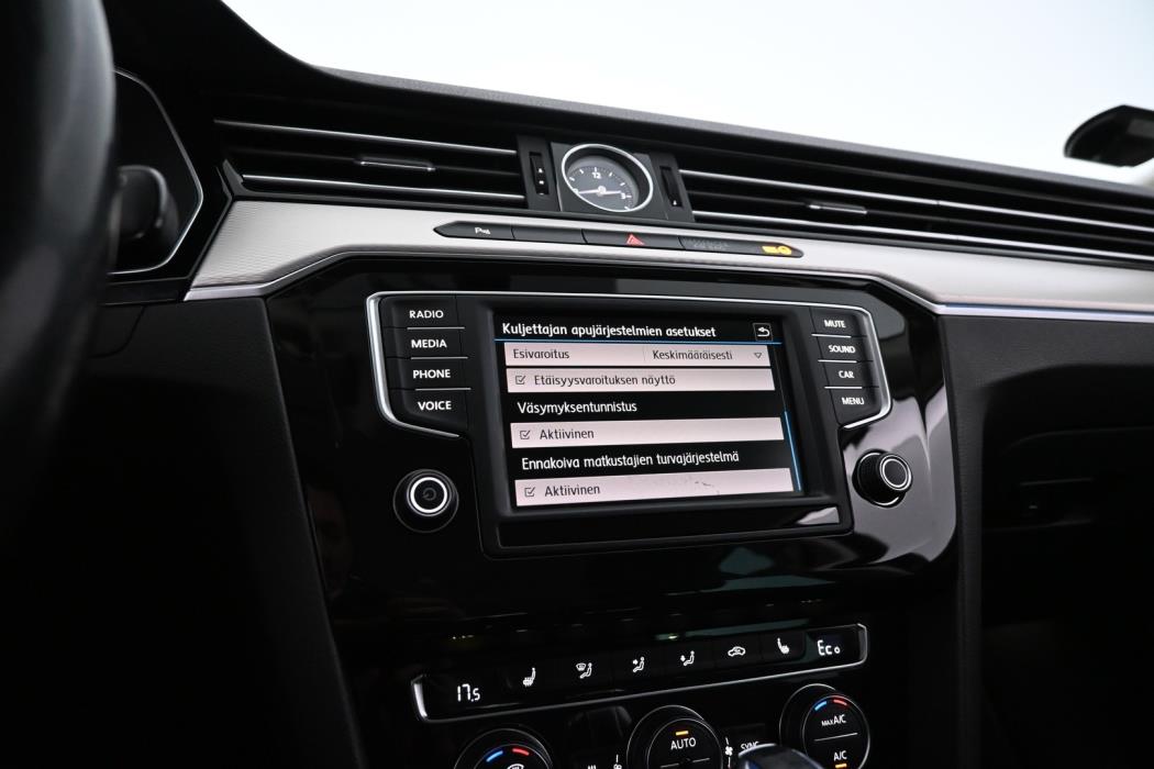 VOLKSWAGEN Passat 2017