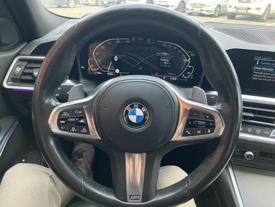 BMW 330 2019