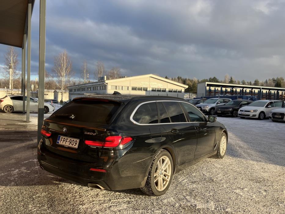 BMW 520 2022