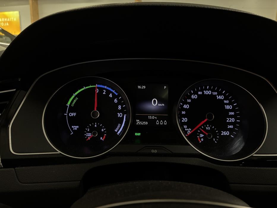 VOLKSWAGEN Passat 2016