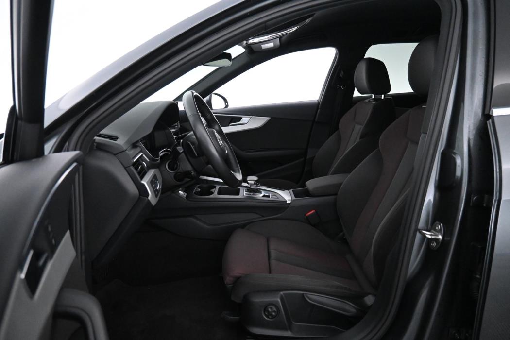 AUDI A4 2020