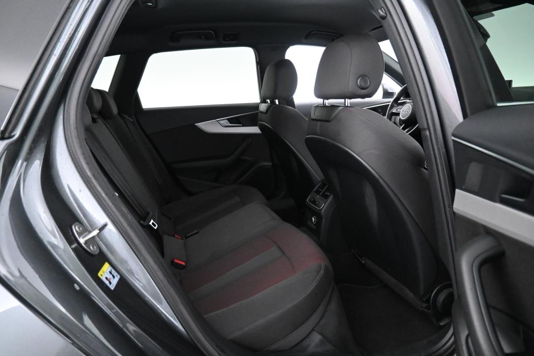 AUDI A4 2020