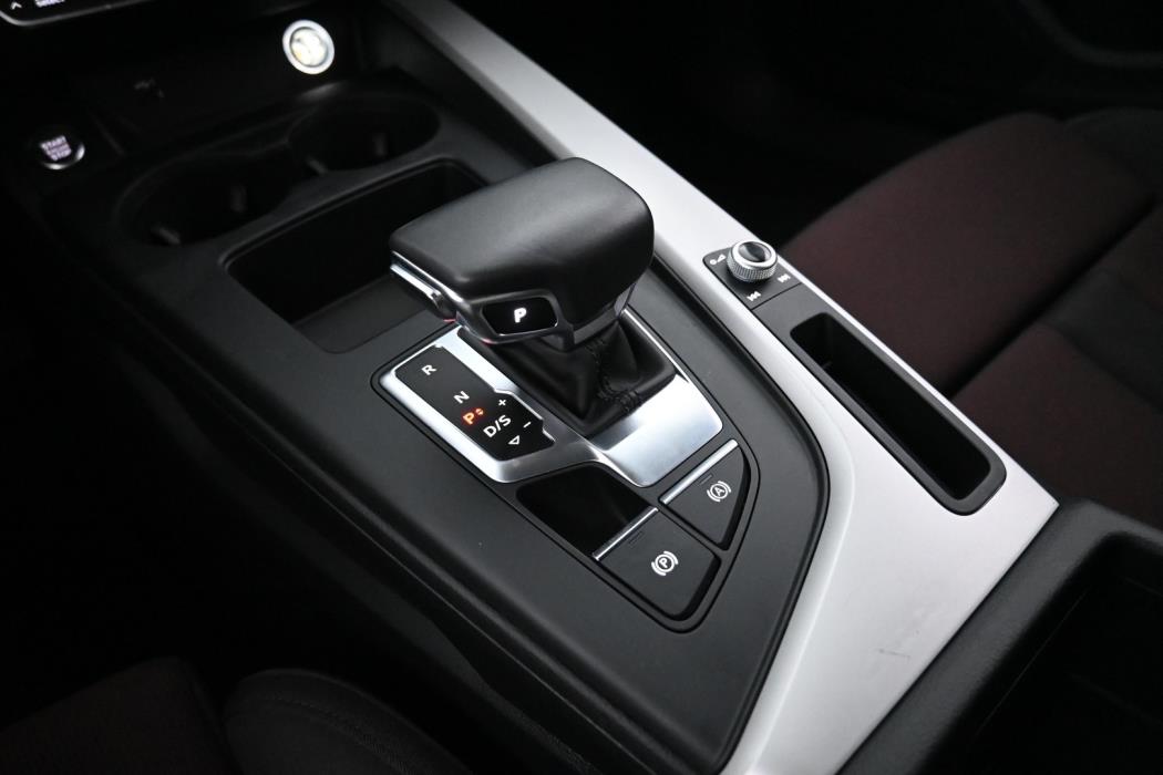 AUDI A4 2020
