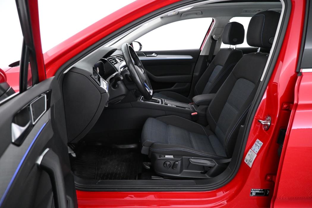 VOLKSWAGEN Passat 2021