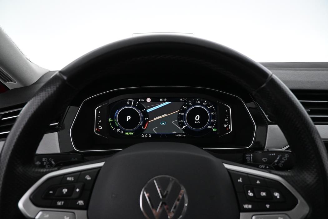 VOLKSWAGEN Passat 2021