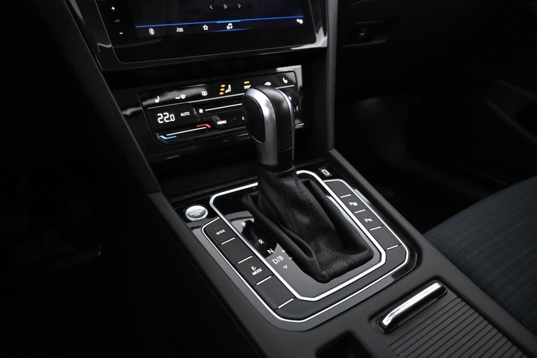 VOLKSWAGEN Passat 2021