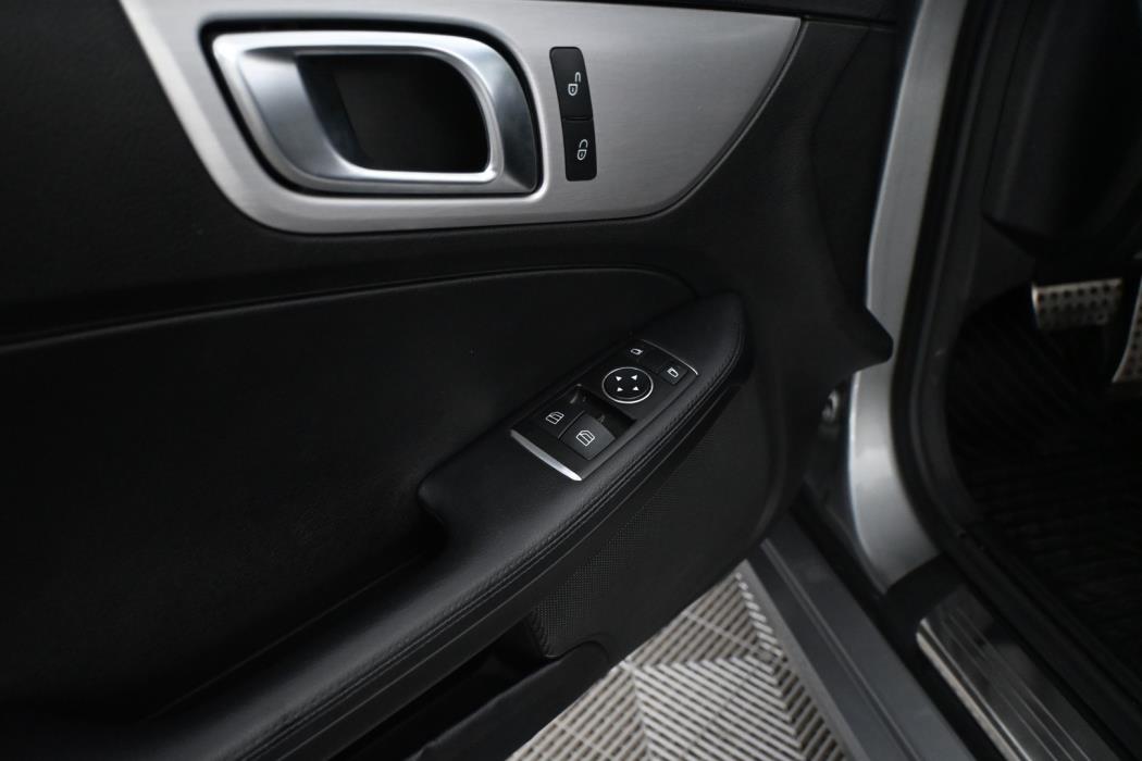 MERCEDES-BENZ SLK 2012