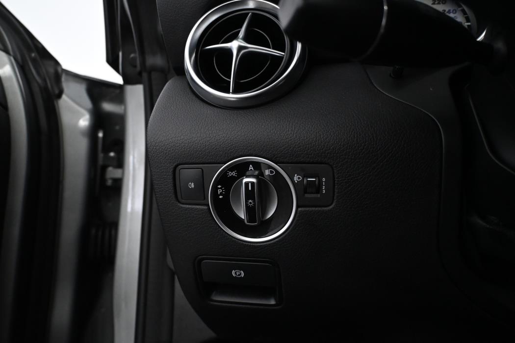 MERCEDES-BENZ SLK 2012