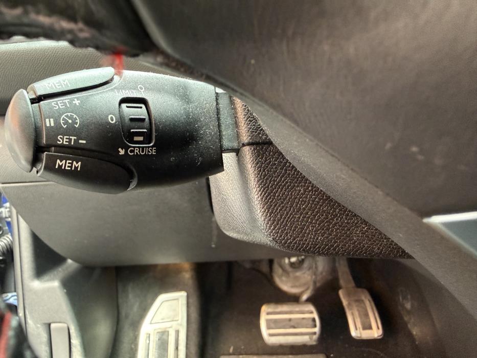 PEUGEOT 308 2015