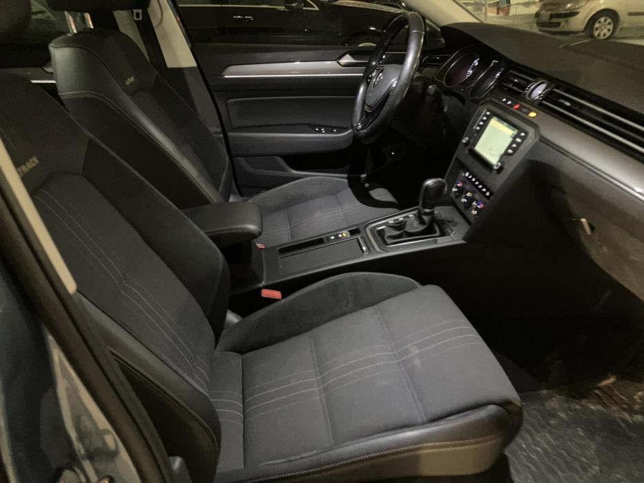 VOLKSWAGEN Passat 2016