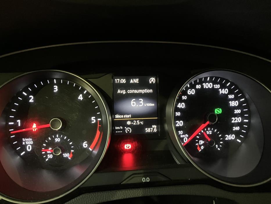 VOLKSWAGEN Passat 2016