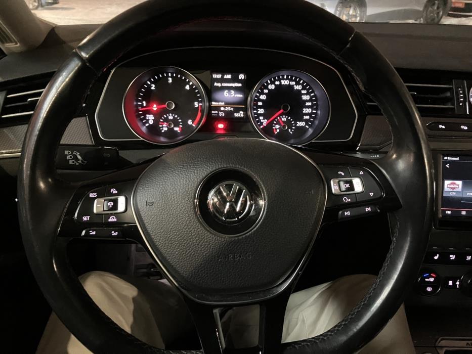 VOLKSWAGEN Passat 2016