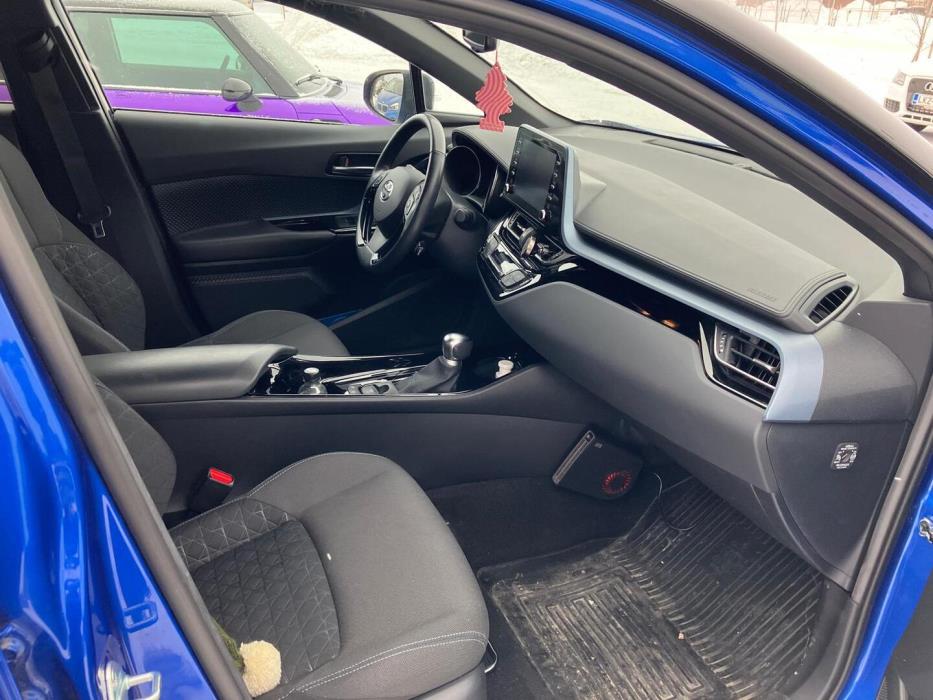TOYOTA C-HR 2021