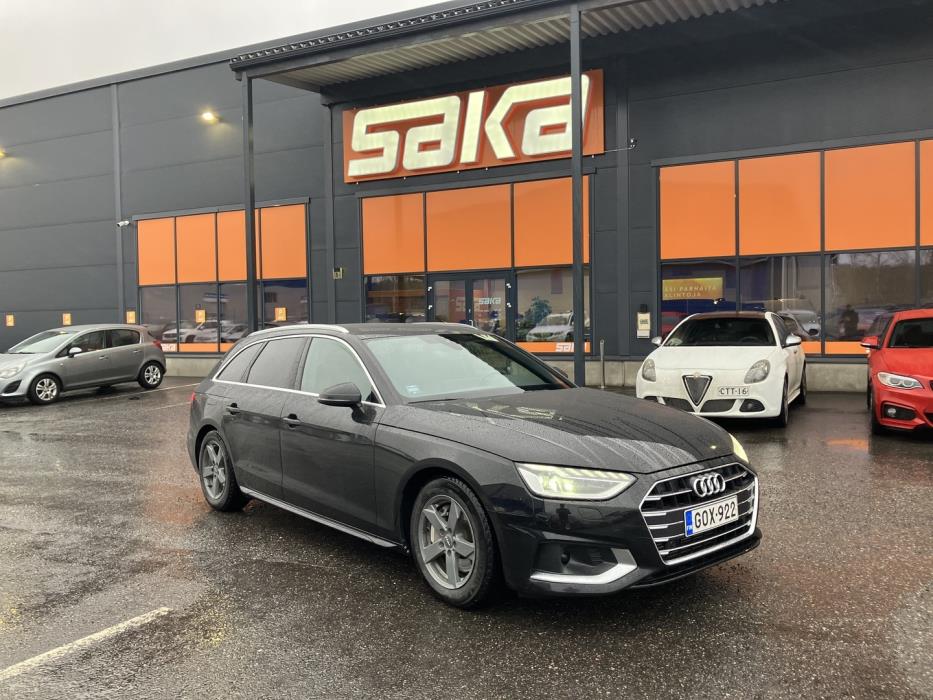 AUDI A4 2022