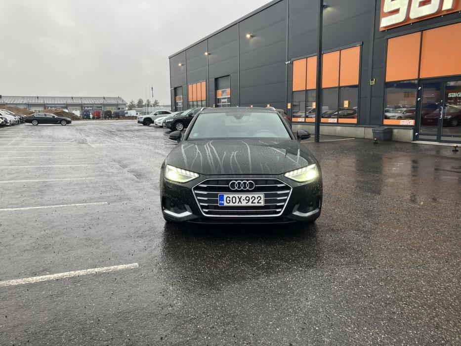 AUDI A4 2022