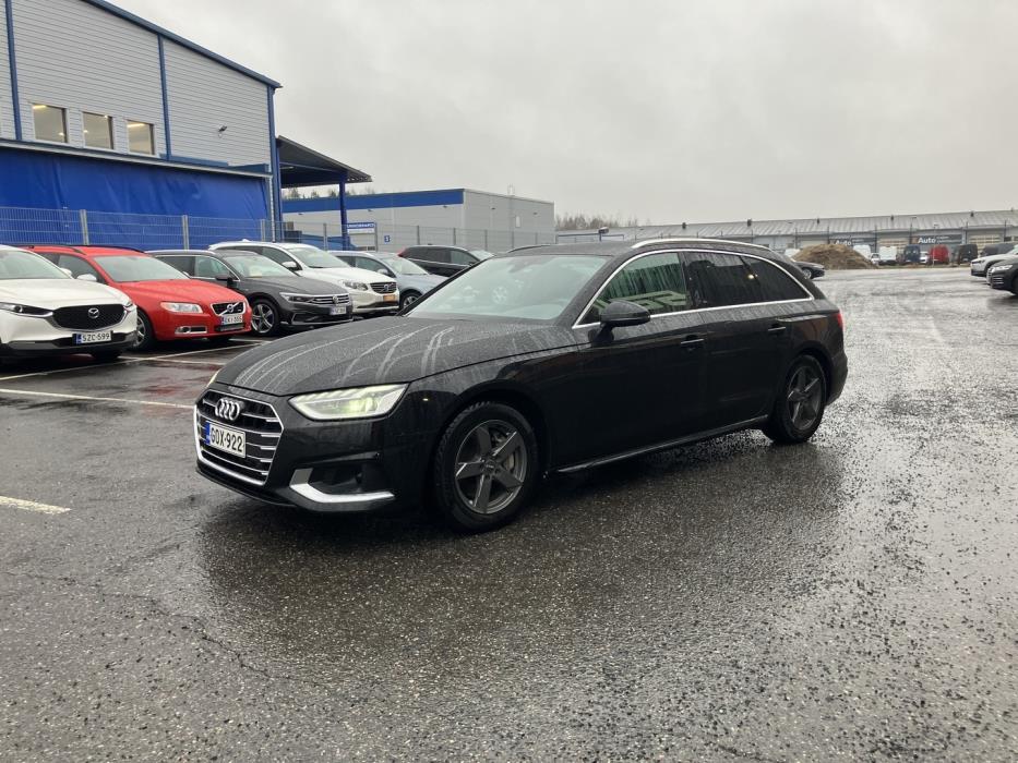 AUDI A4 2022