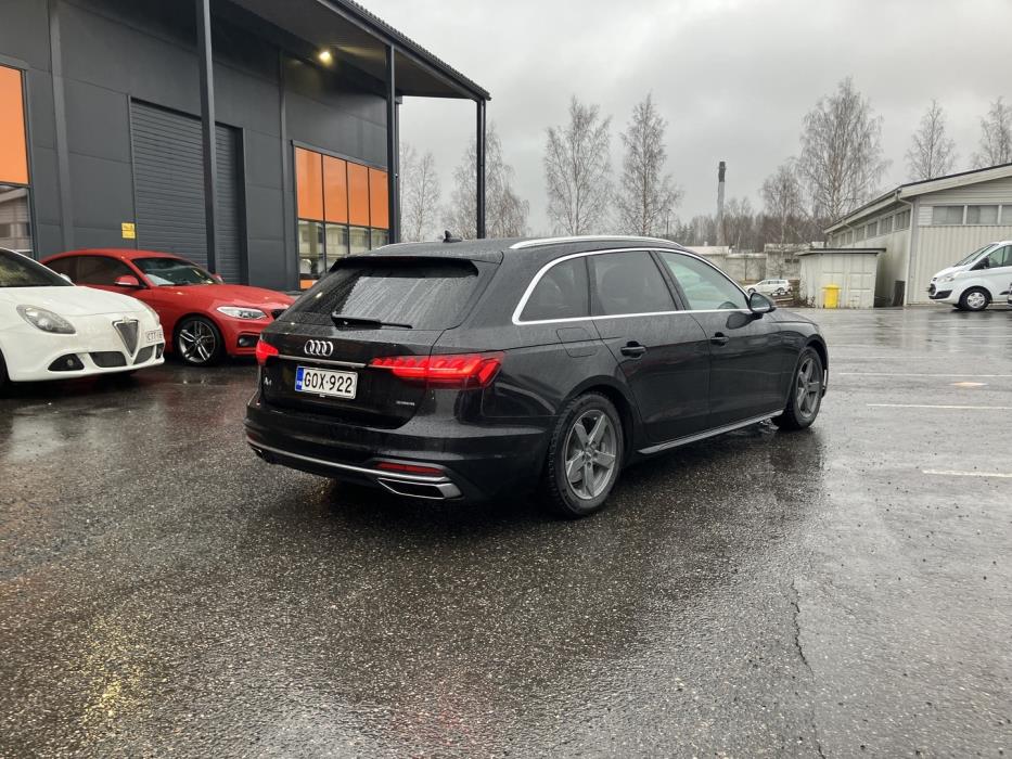 AUDI A4 2022