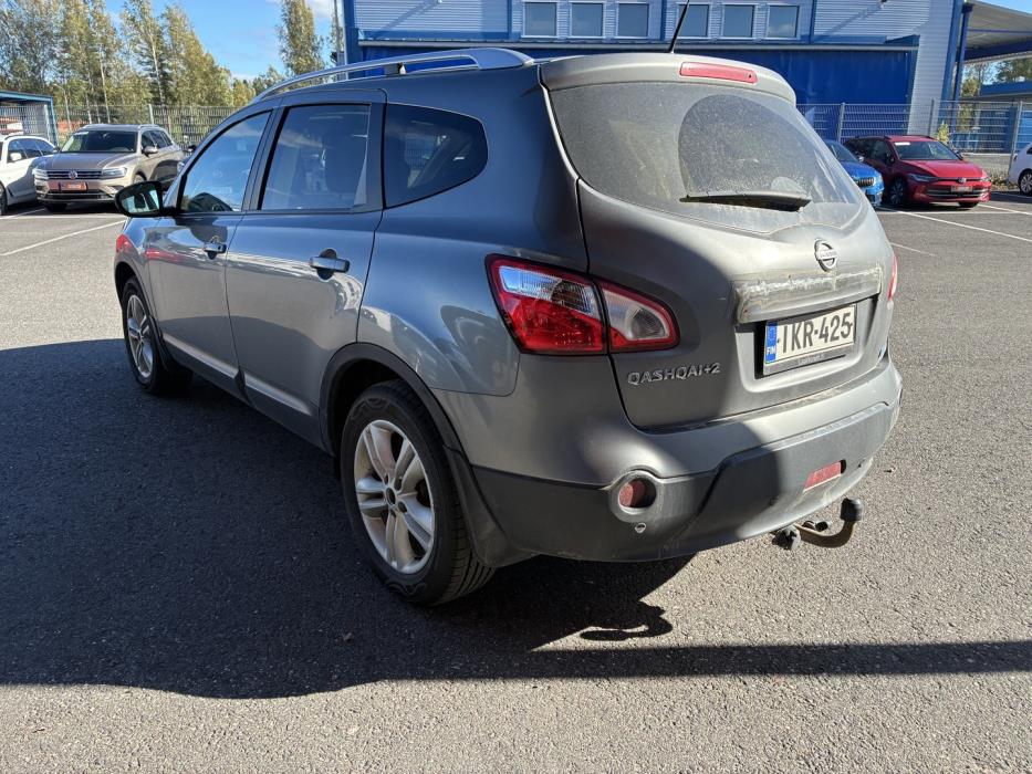 NISSAN Qashqai+2 2012