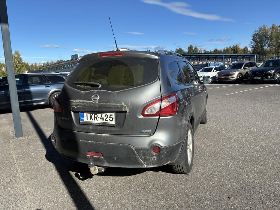 NISSAN Qashqai+2 2012
