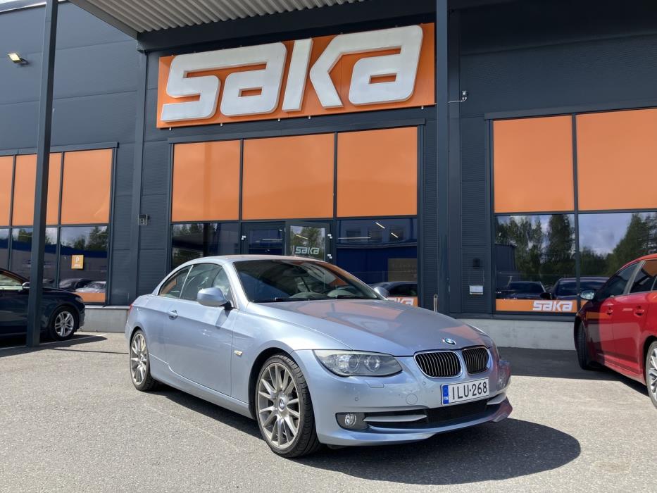 BMW 330 2011