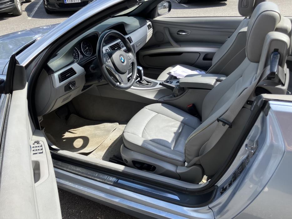 BMW 330 2011