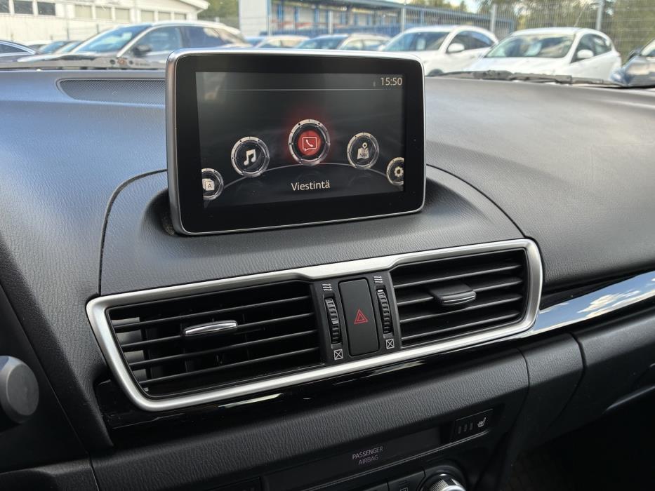 MAZDA 3 2015
