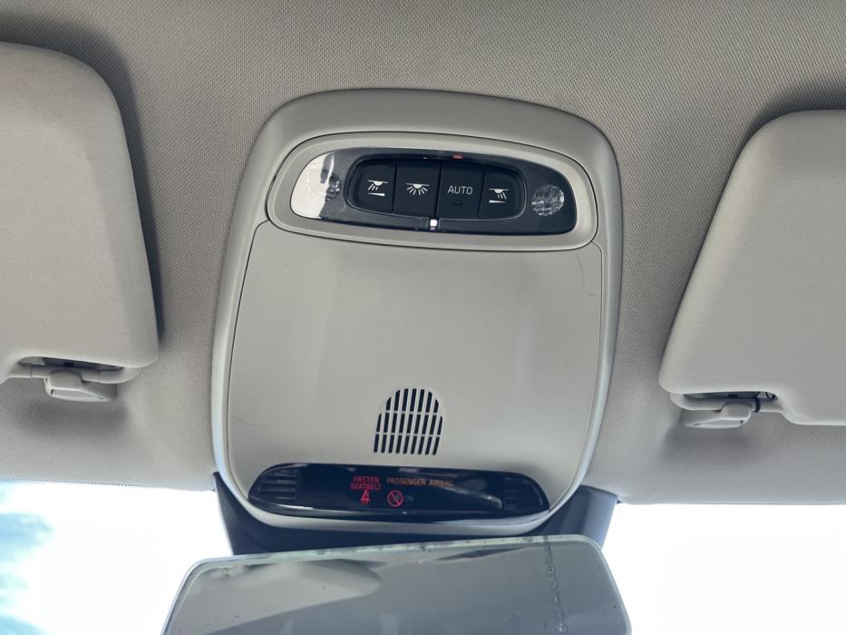 VOLVO V40 2018