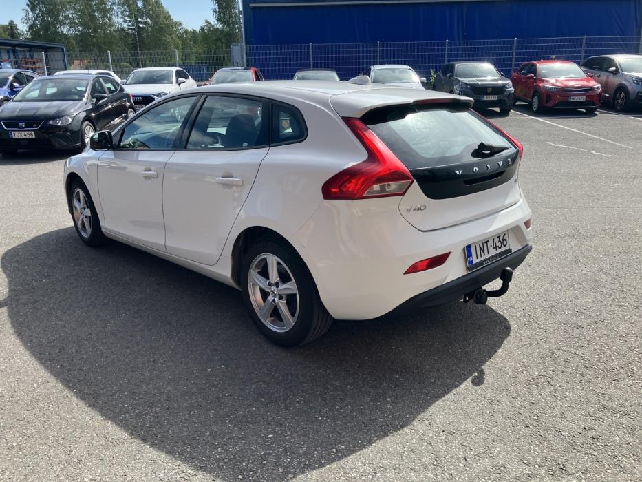 VOLVO V40 2018