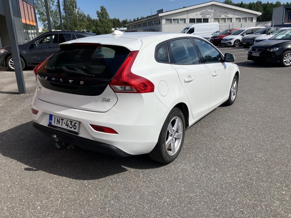 VOLVO V40 2018