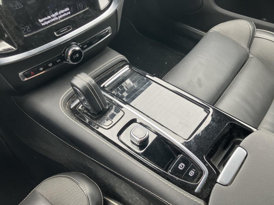 VOLVO V60 2022