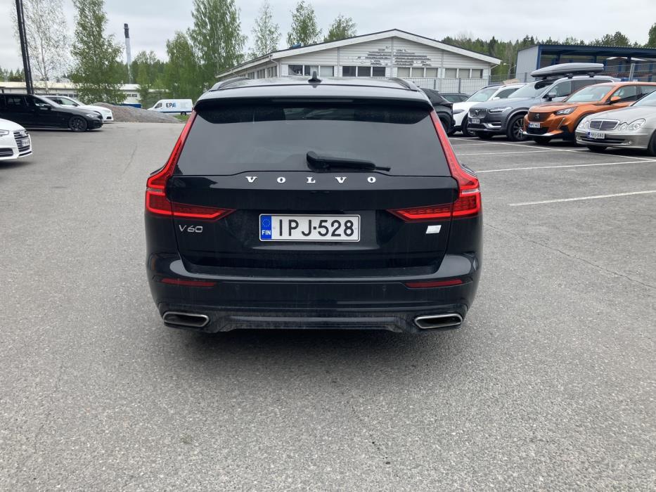 VOLVO V60 2022