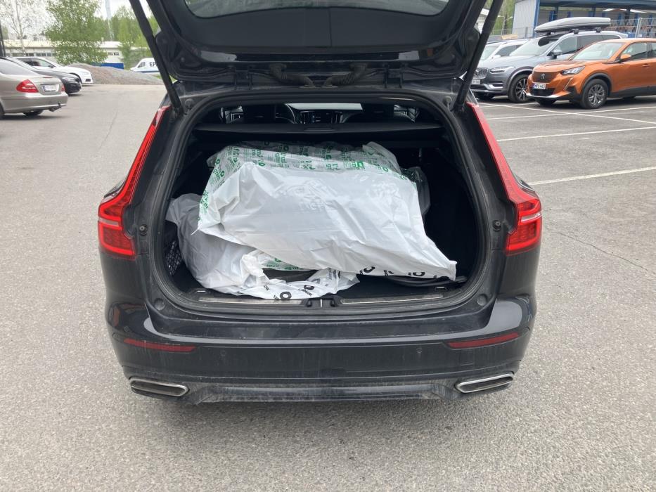 VOLVO V60 2022