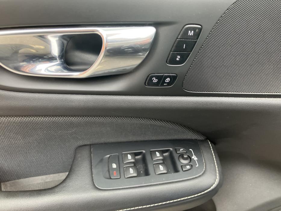 VOLVO V60 2022