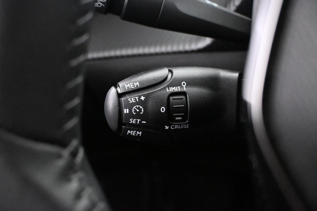 PEUGEOT e-2008 2024