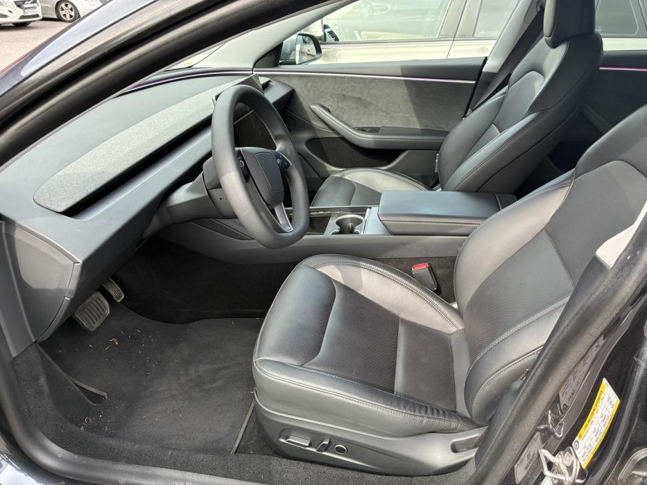 TESLA Model 3 2024