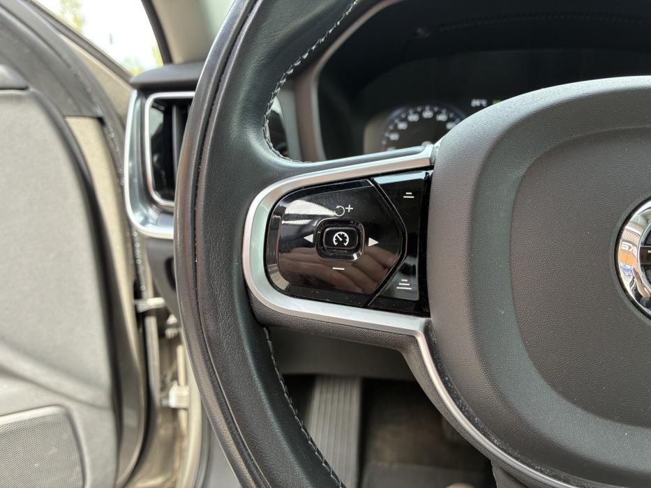 VOLVO V60 2020