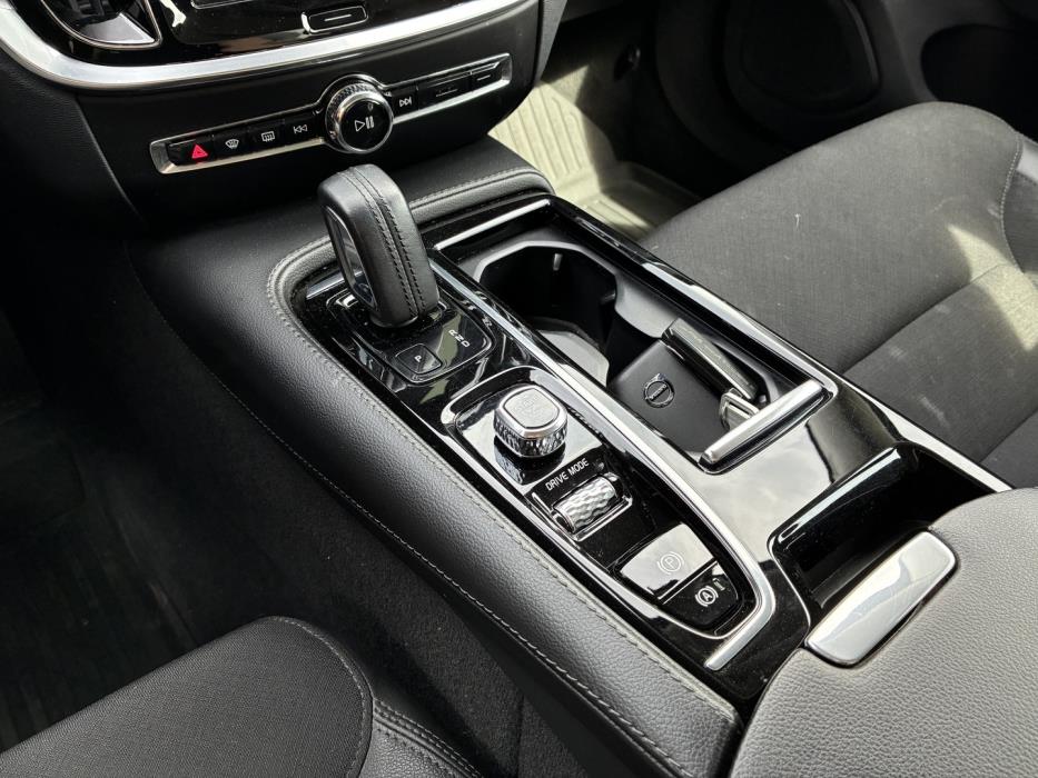 VOLVO V60 2020