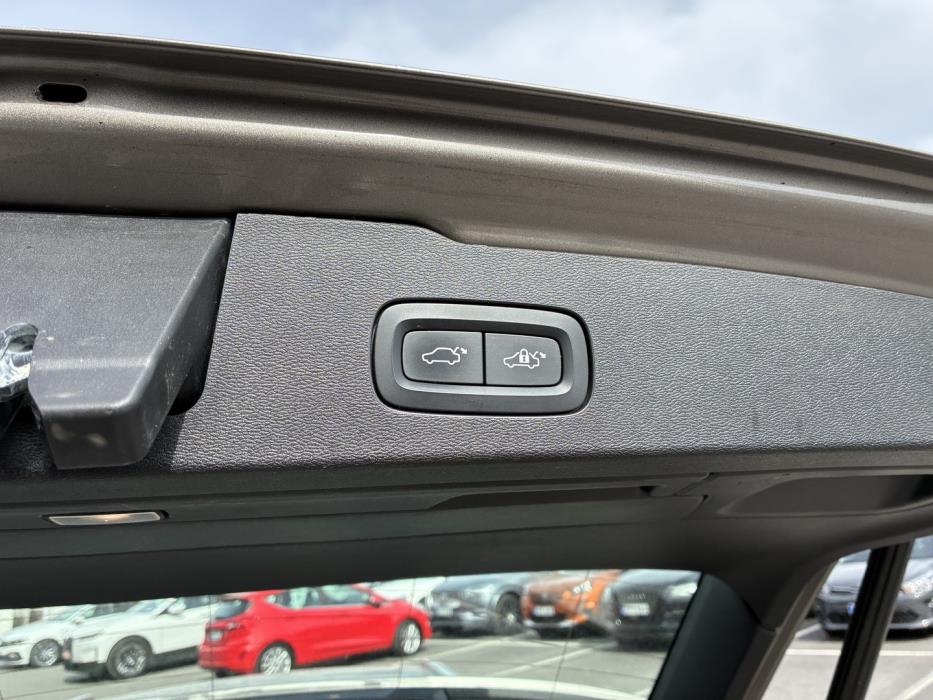 VOLVO V60 2020