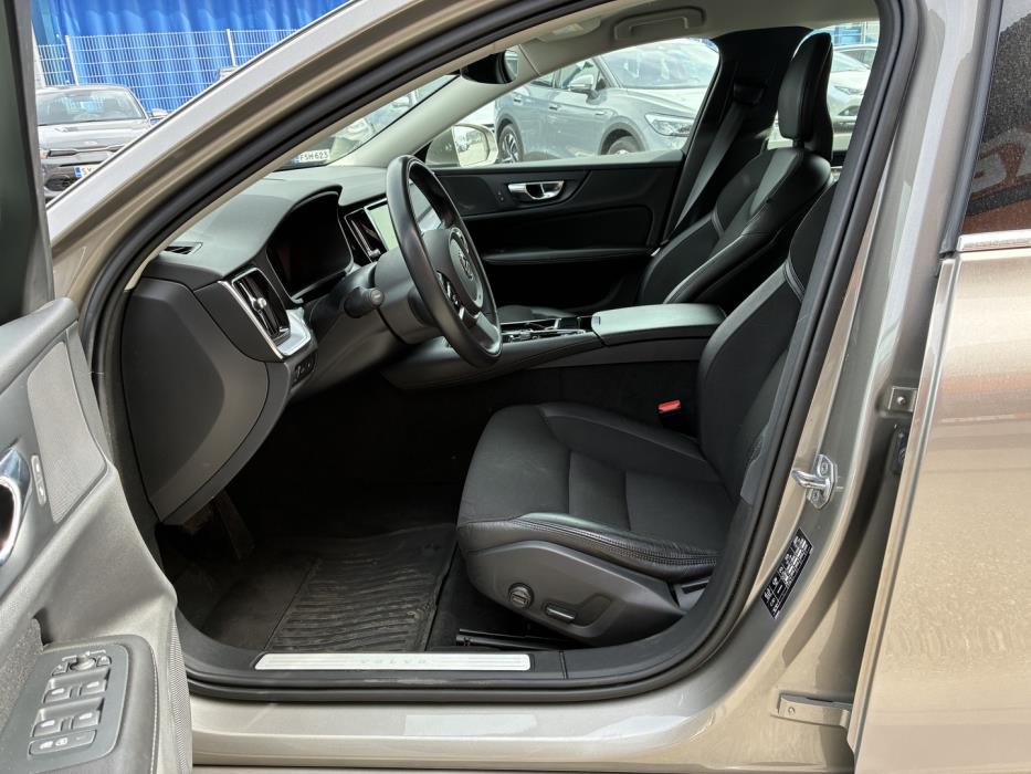 VOLVO V60 2020