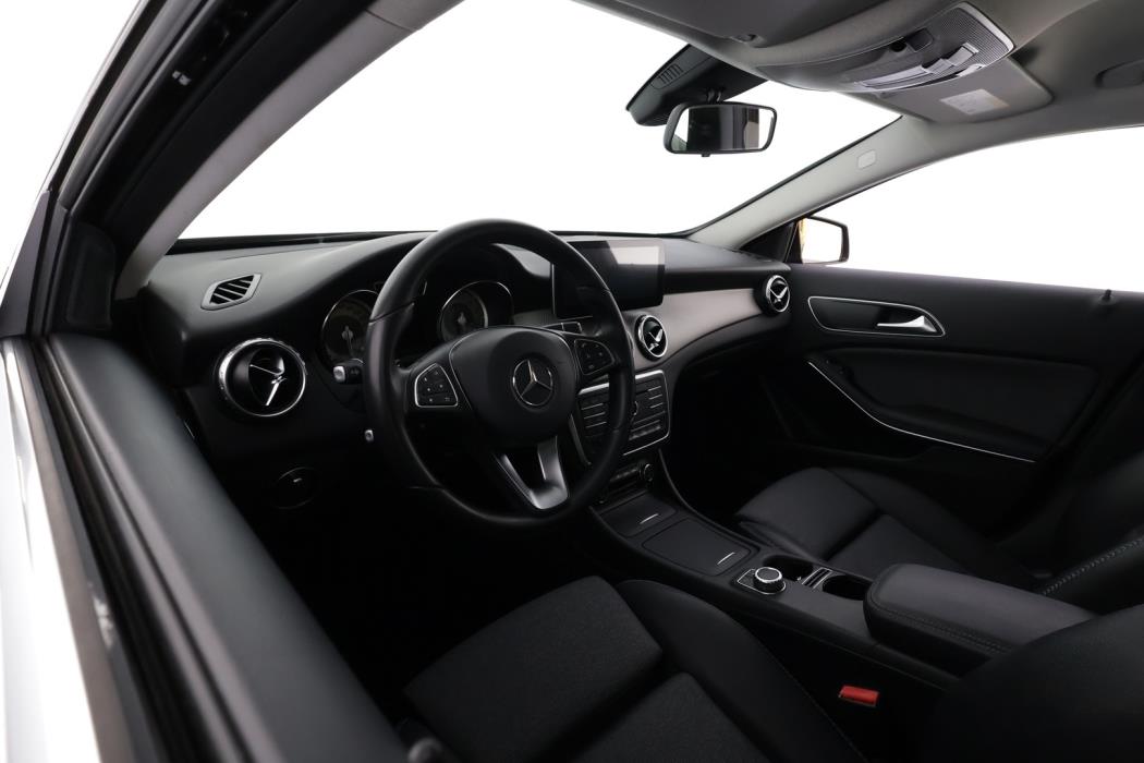 MERCEDES-BENZ GLA 2016