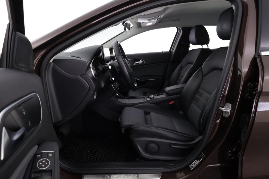 MERCEDES-BENZ GLA 2016