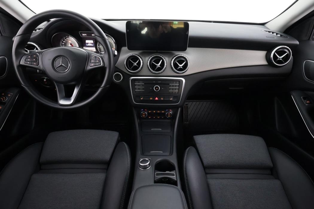 MERCEDES-BENZ GLA 2016