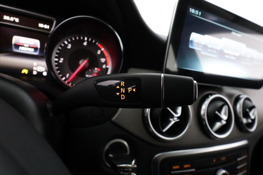 MERCEDES-BENZ GLA 2016